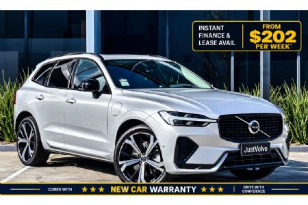XC60 T8 Ultimate Dark AWD MY23 in Silver with Dark Oak