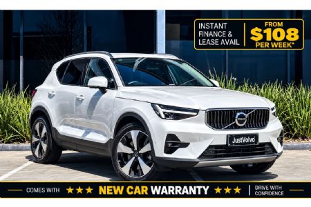 XC40 B4 Ultimate Bright AWD MY23 in White