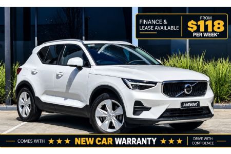 XC40 B4 Plus MY23 in White