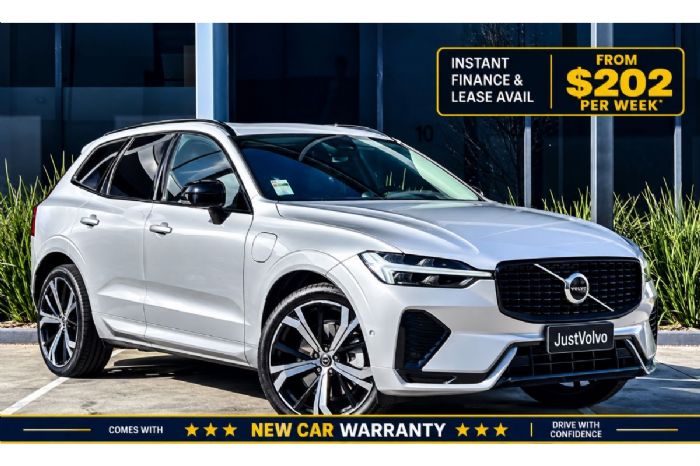 XC60 T8 Ultimate Dark AWD MY23 in Silver with Dark Oak